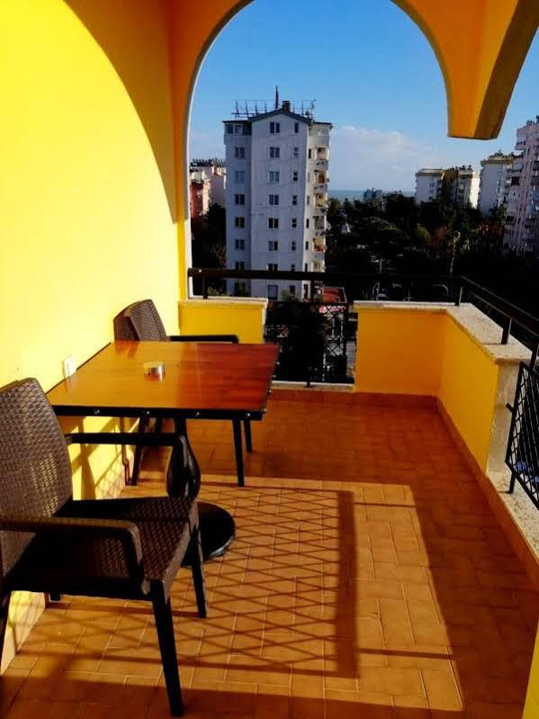 Voswos Garage Coffee Hotel Antalya Kültér fotó